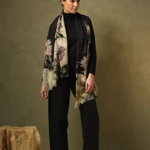 Best One Hundred Stars Daisy Black Wool Scarf