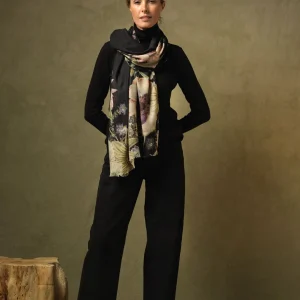 Best One Hundred Stars Daisy Black Wool Scarf