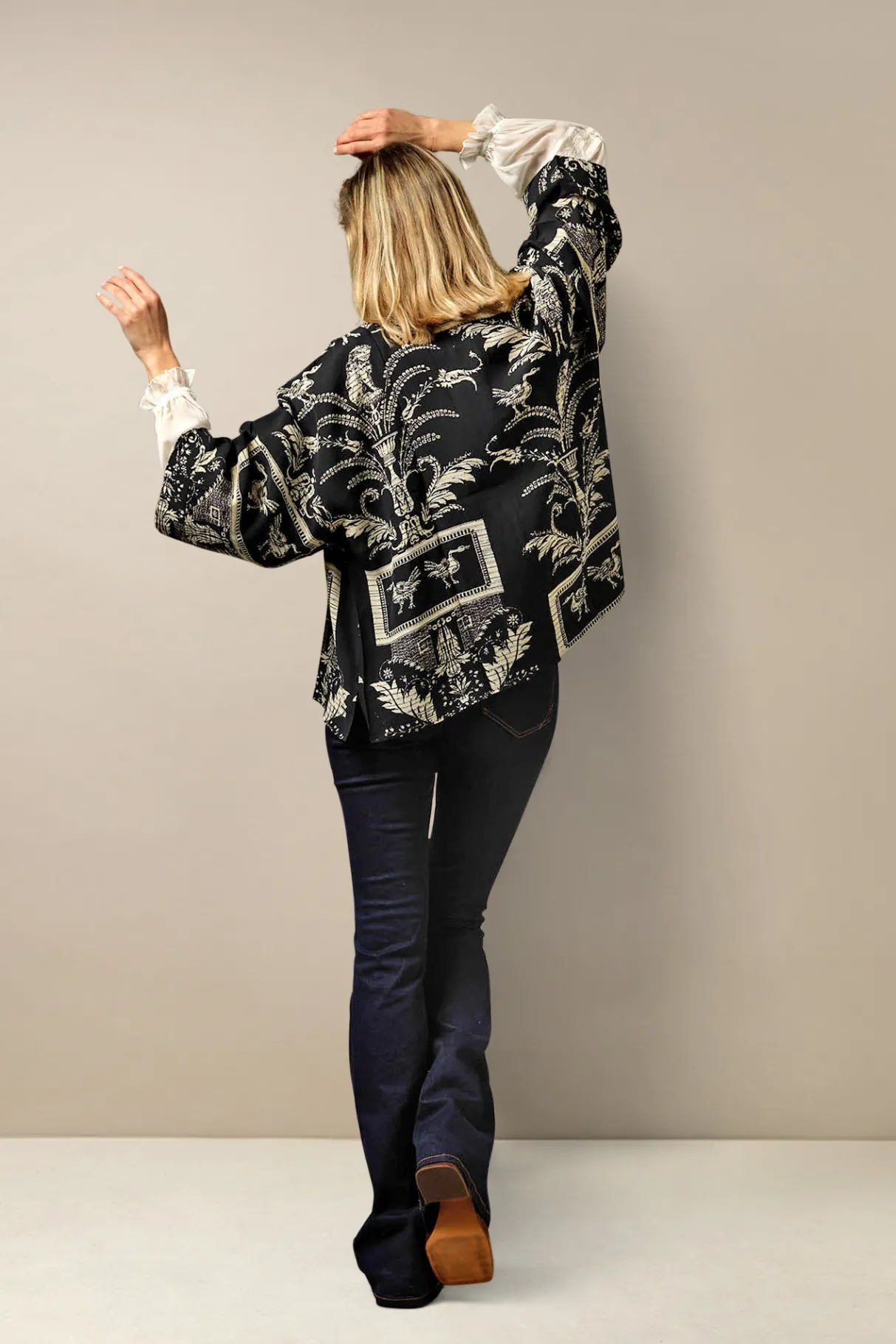 Best Sale One Hundred Stars Vintage Damask Black Crepe Kimono